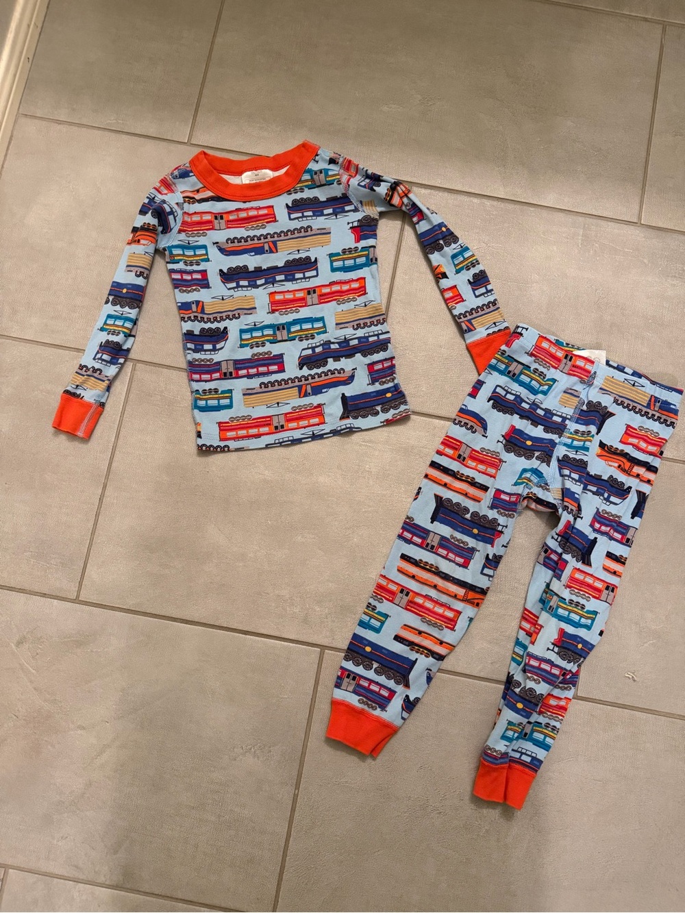 Hanna Andersson Light Blue Train Pajama Set with Orange Trim size 100 (4T)